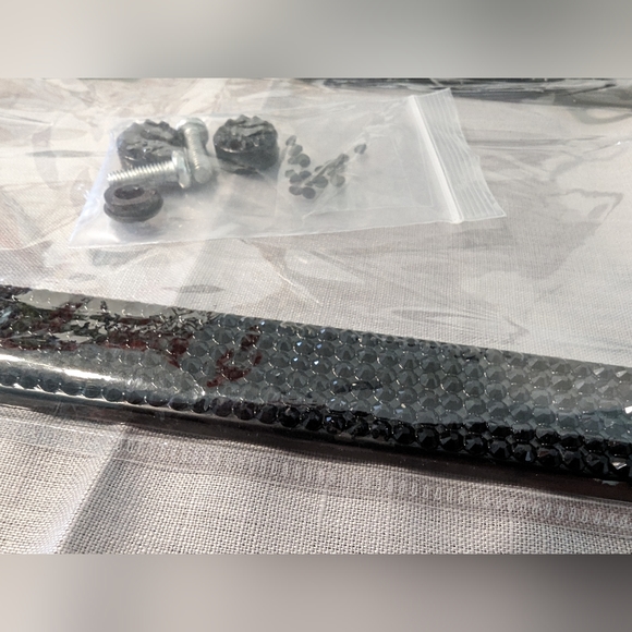 New Black Rhinestone License Plate Holder / Frame - Picture 3 of 3